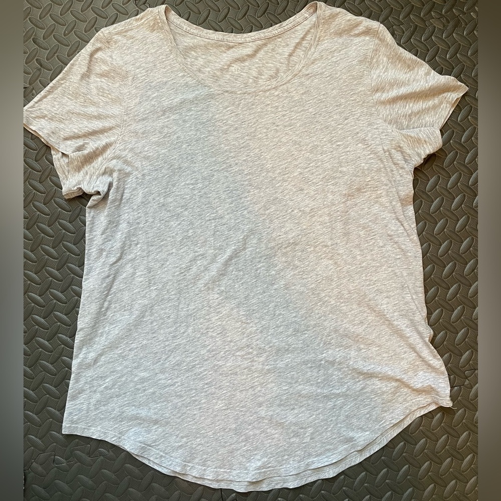Lululemon tee